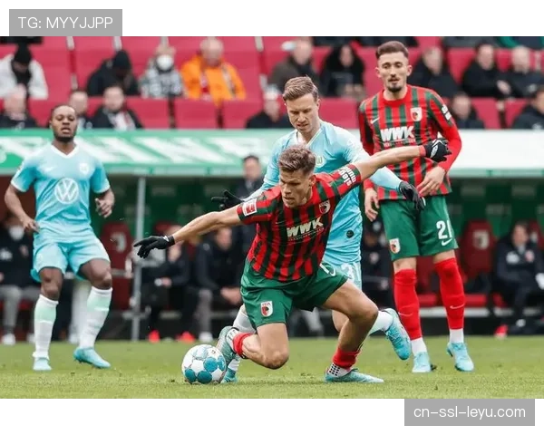 奥格斯堡利用快速反击由德米罗维奇再下一城 奥格斯堡利用快速反击由德米罗维奇再下一城