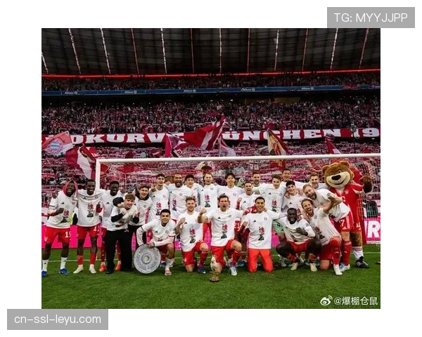 拜仁4-2斯图加特提前四轮锁定德甲冠军，凯恩替补建功